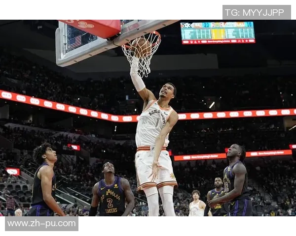 文班亚马首场比赛表现惊艳五次盖帽并成功隔扣字母哥引发热烈讨论