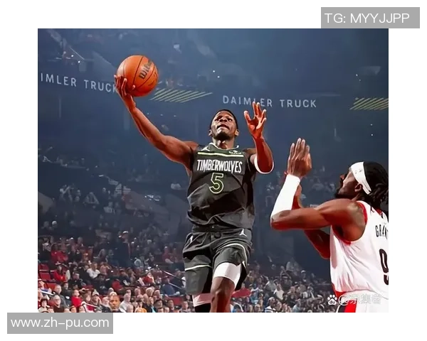 黄蜂与森林狼激战正酣双方球员全力以赴争夺胜利